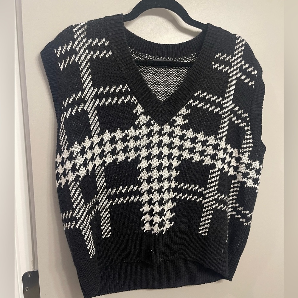 Sweater vest
